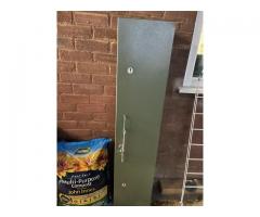 Four gun safe